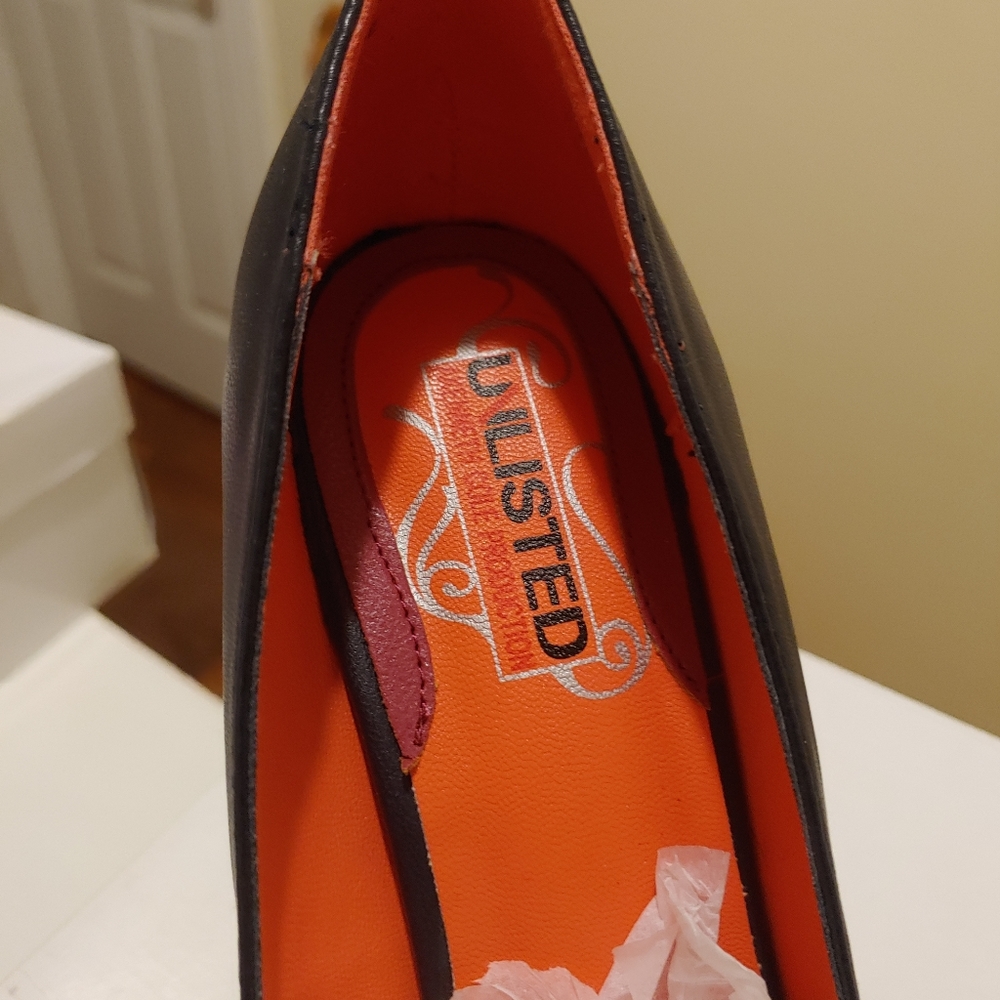 Shoe